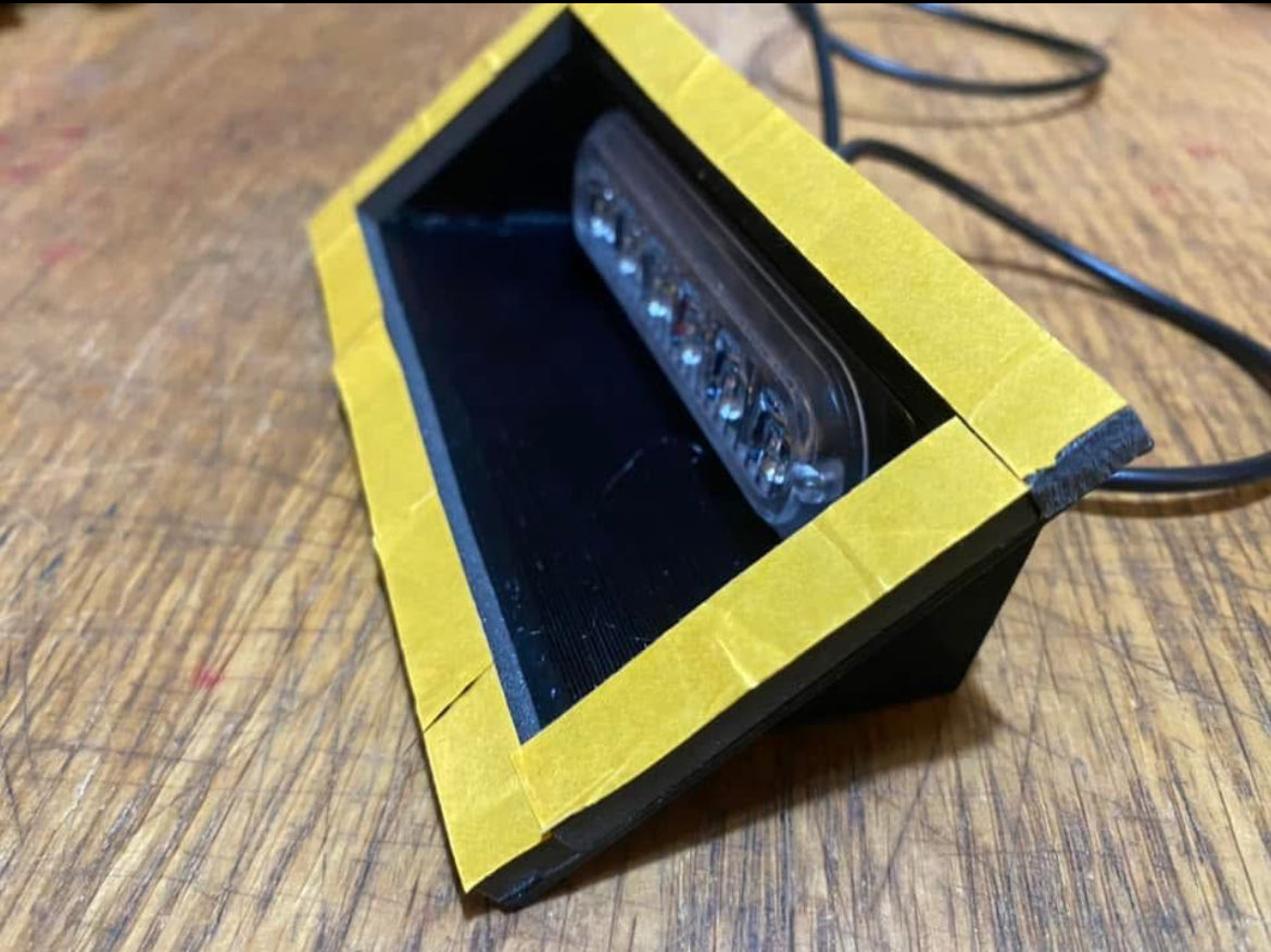 Angled led amber window pod light